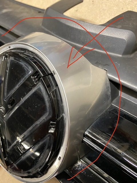Golf 7 R Emblemhalter ausbauen - Bremsanlagen / Sonstiges Zubehör Golf 7 R  - Volkswagen R Forum